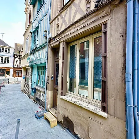 Lylylodge - T3 Center Apartman *