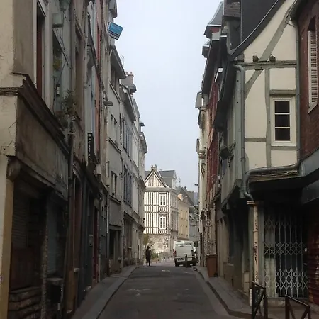 Lylylodge - T3 Center Apartman